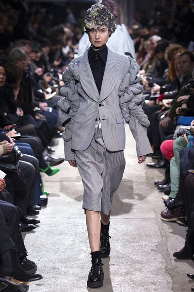 Look 17